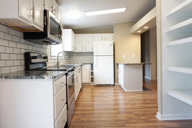 Building Photo - 110 Elsie Dr
