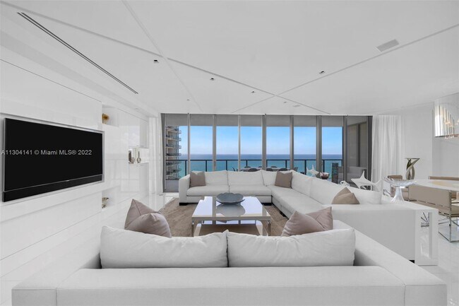 Building Photo - 9701 Collins Ave