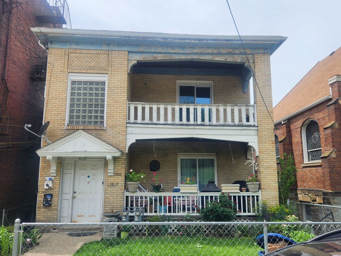 Primary Photo - 1520 Beechview Avenue