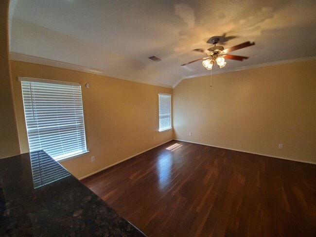 Building Photo - 10351 Whisper Bluff Dr