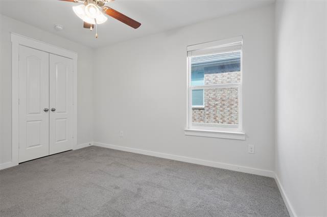 Foto del edificio - 6112 Fall Creek Ln