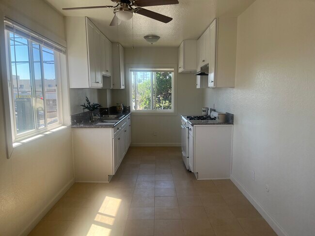 Foto del edificio - 14601 Vanowen St