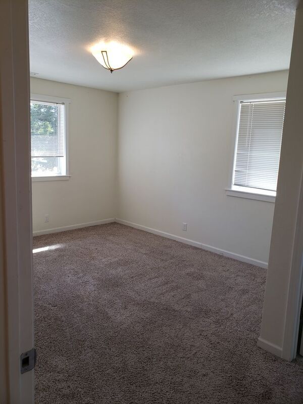 Building Photo - 3635 E Amazon Dr