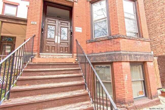 Building Photo - 341 Madison Ave