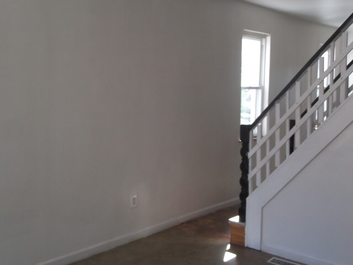 Primary Photo - 544 Brunswick St