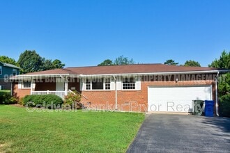 Building Photo - 1225 Panorama Dr