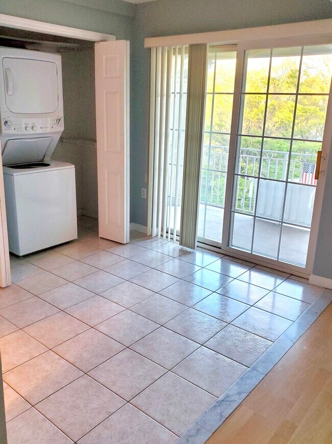 Foto del edificio - 547 Gorge Rd