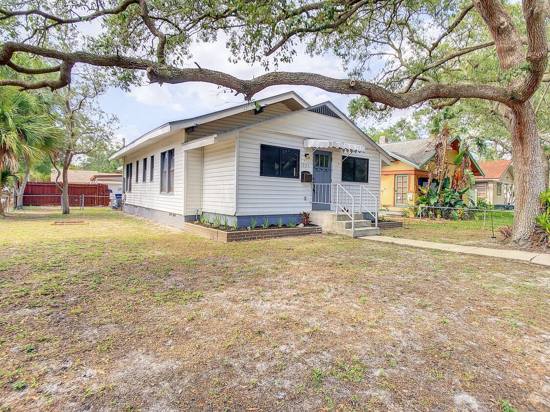 Foto principal - Available Now! Great Magnolia Heights Bung...