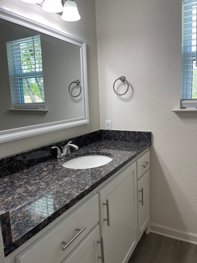 Foto del edificio - Pearl Street Townhomes