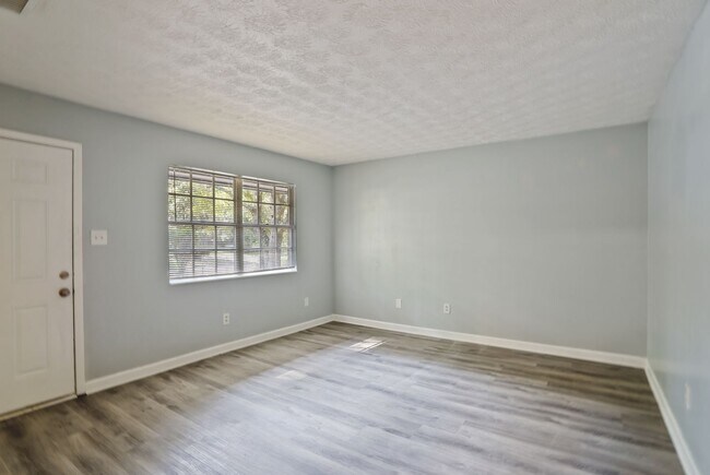 Foto del edificio - 725 Plainville Trail SW