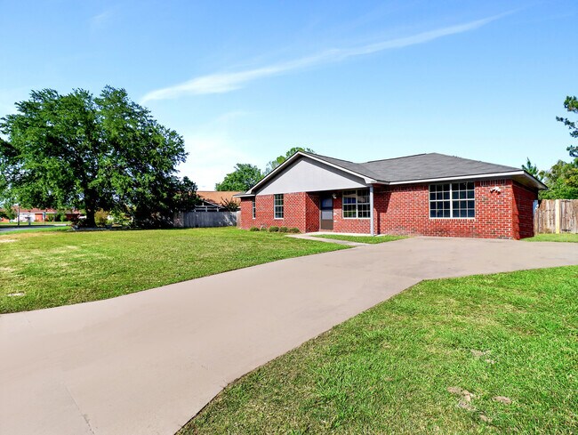 Foto del edificio - 1232 Pineridge Way