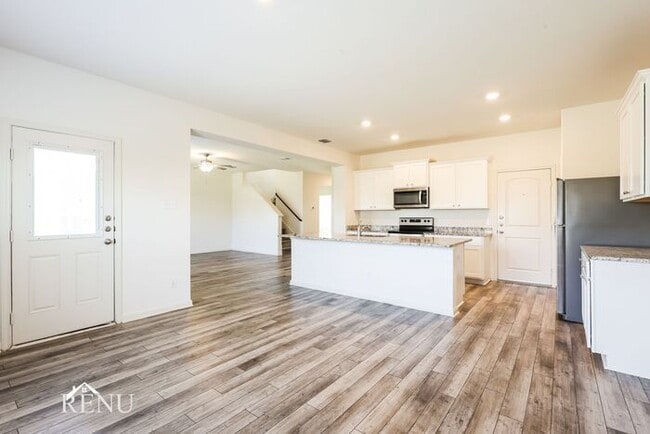 Building Photo - 2827 Praline Ferry