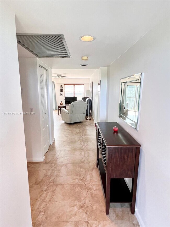 Foto del edificio - 300 SW 130th Terrace