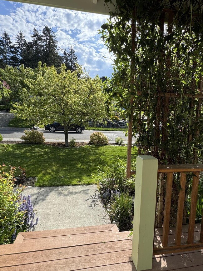 Foto del edificio - Single-family 3-bedroom home in a desirable neighborhood in town!