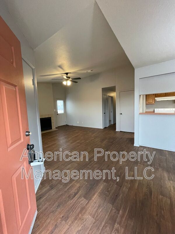 Foto del edificio - 13120 E 44th St