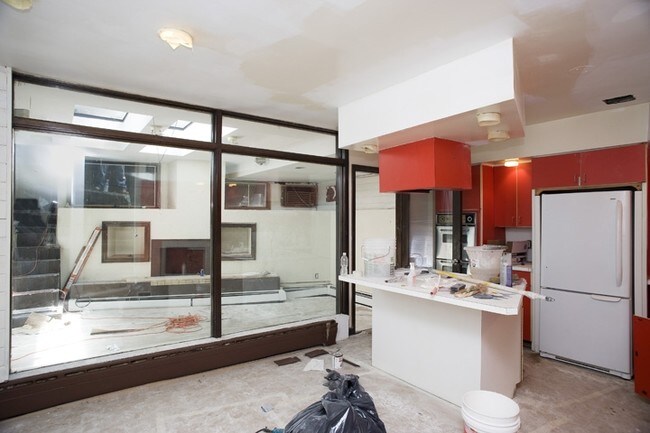 Interior 3 - 449 W 24th St