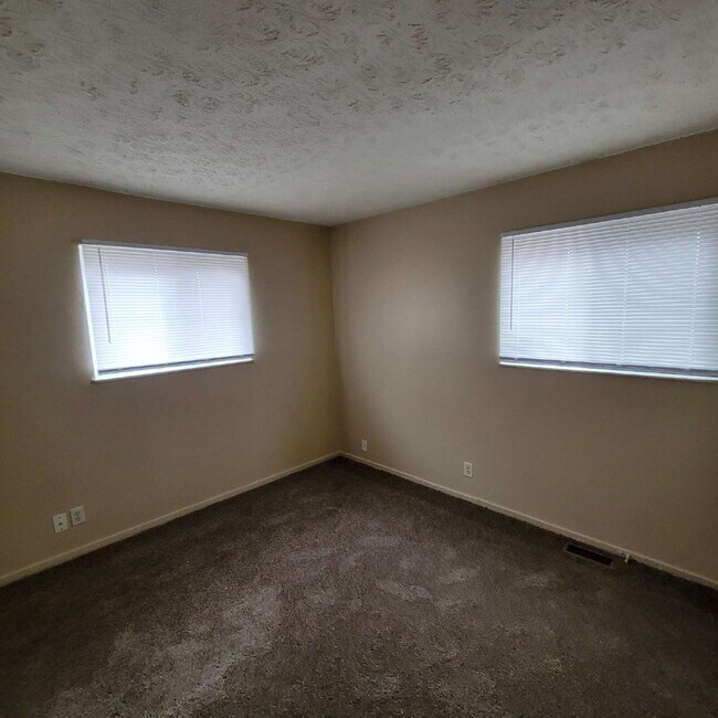 Foto del edificio - 3 Bedroom with detached garage