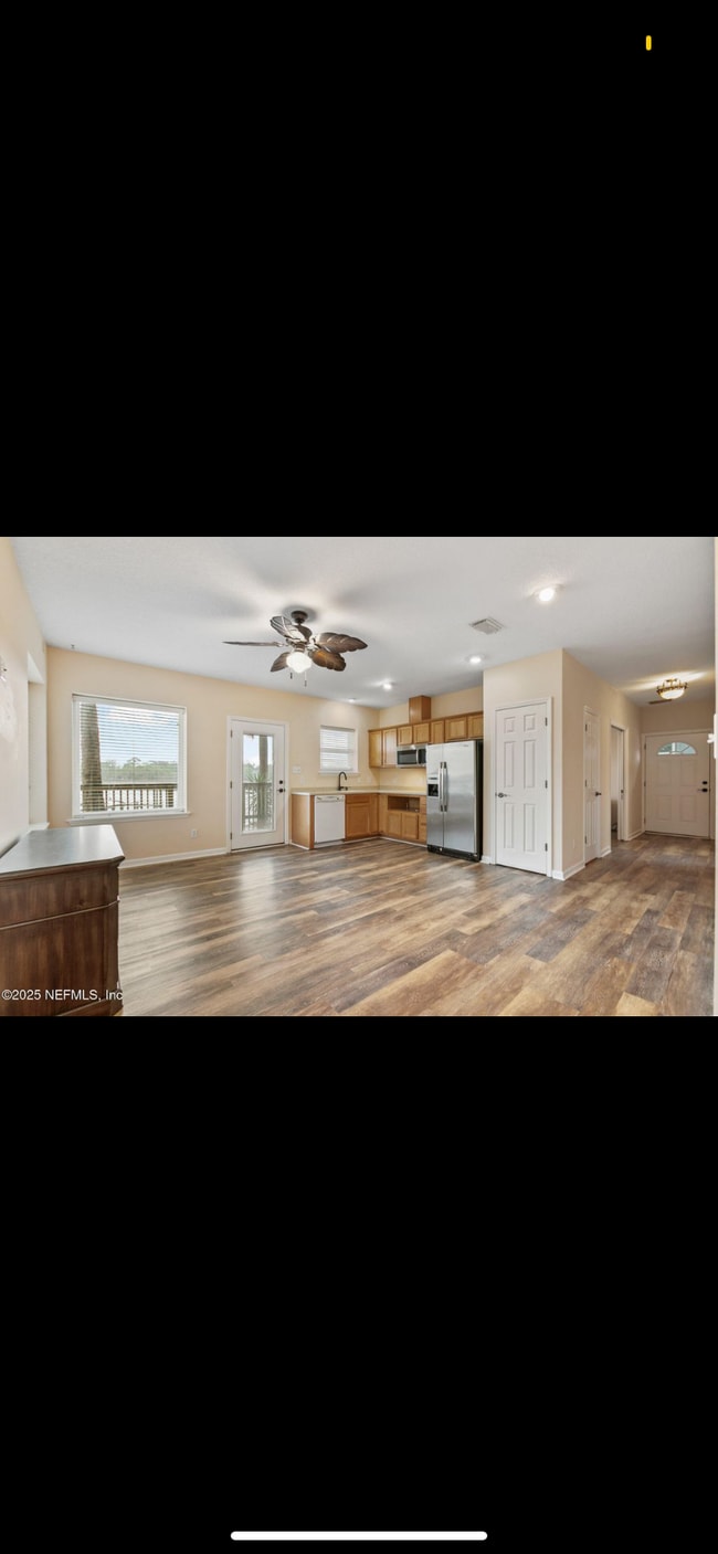 Building Photo - 1853 Buccaneer Cir E