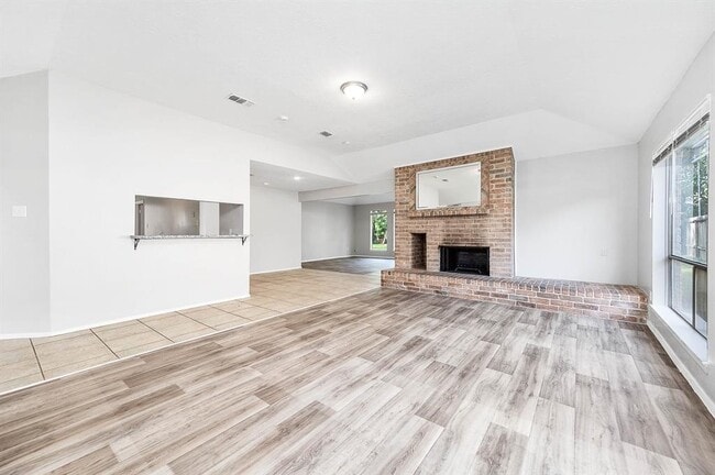 Foto del edificio - 4406 Lost Lake Ln