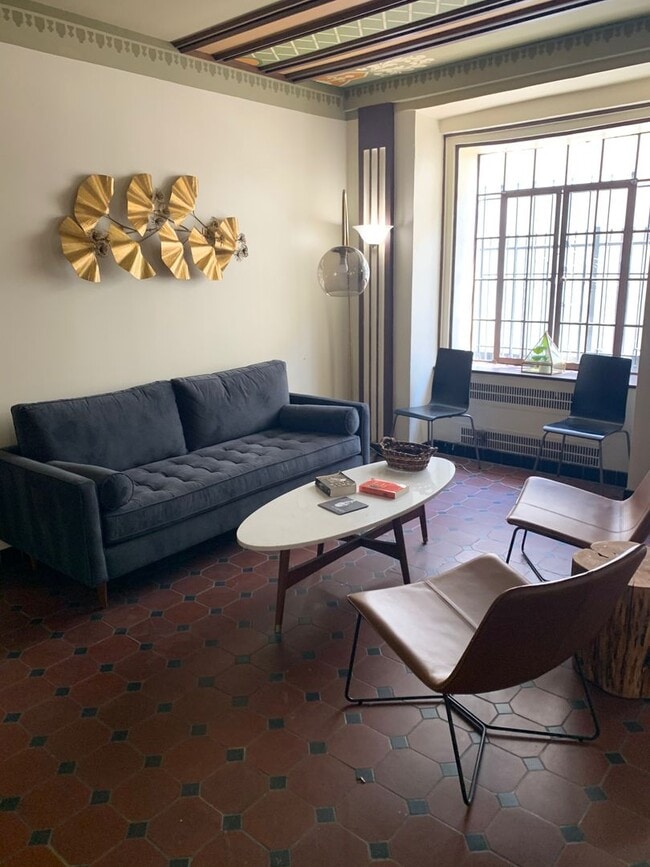 Interior Photo - La Marquise
