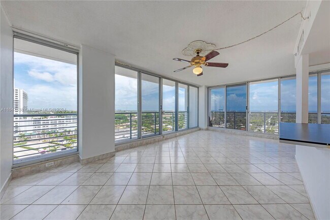 Foto del edificio - 1720 Harrison St