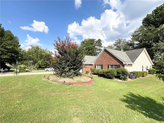 Building Photo - 3070 Bugle Dr
