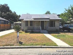 Primary Photo - 3214 W Travis St