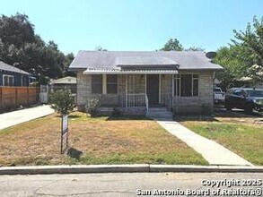 Building Photo - 3214 W Travis St