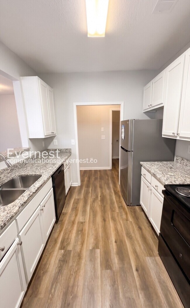 Foto del edificio - 8631 Thomas Ln