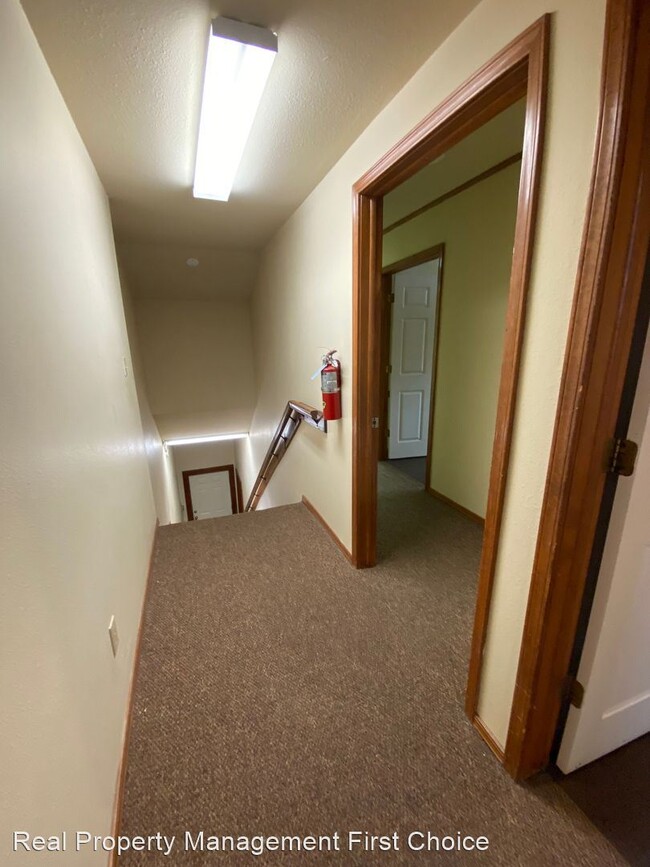 Building Photo - 6 br, 0.5 bath House - 814 N A Street  - 8...
