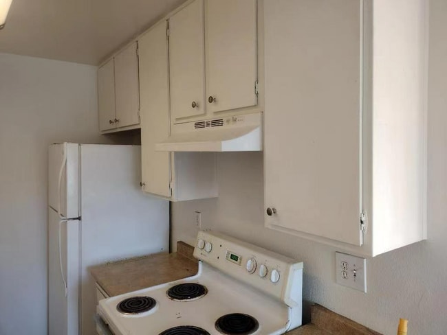 Building Photo - 15394 Perris Blvd