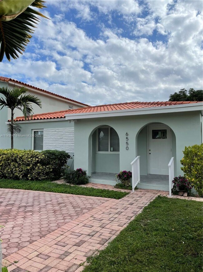 Foto del edificio - 6550 SW 37th St