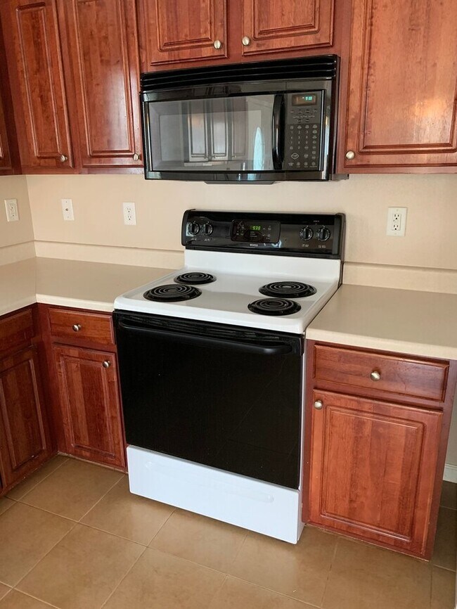 Foto del edificio - Charming Downtown Sparks 2-bedroom Home with Spacious Backyard & Prime Location