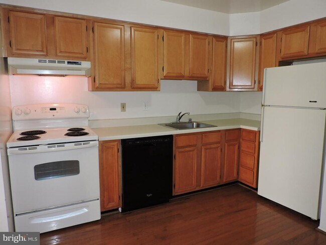 Foto del edificio - 1102 Lisadale Cir