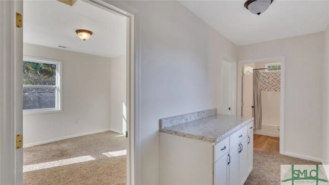 Foto del edificio - 1200 E 37th St