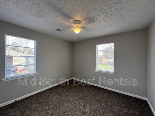 Building Photo - 5082 Stacey Rd