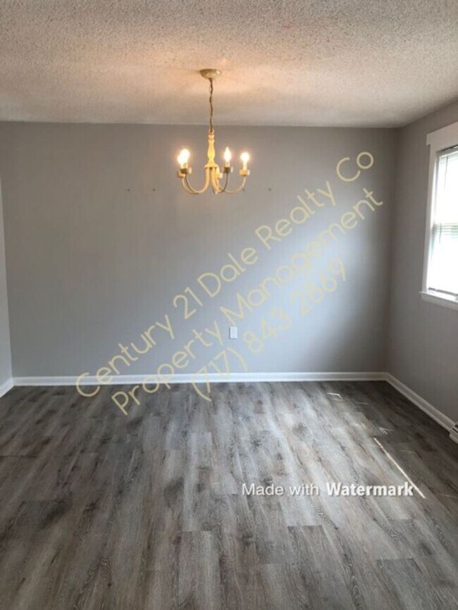 Building Photo - Large 2 Bedroom Home in Dover School District