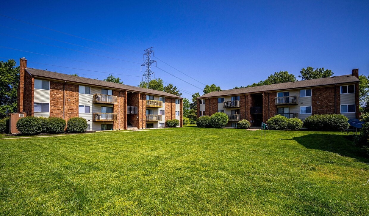 Primary Photo - Oakmont Flats Apartments