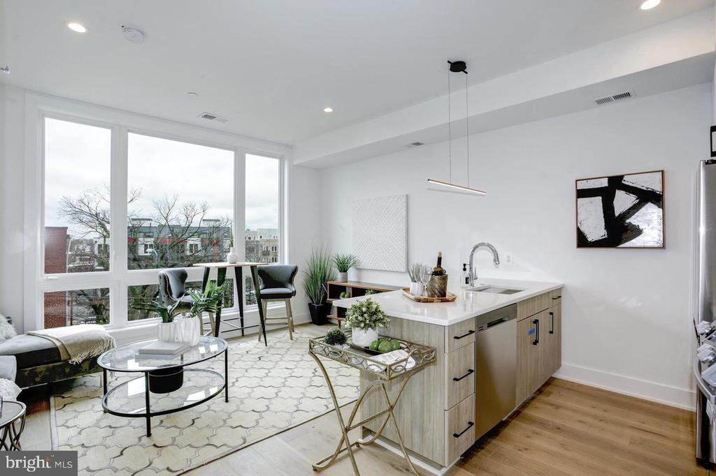 Foto principal - 1014 1/2 17th Pl NE