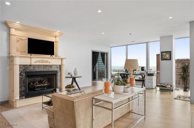 Foto del edificio - 701 W Lakeside Ave