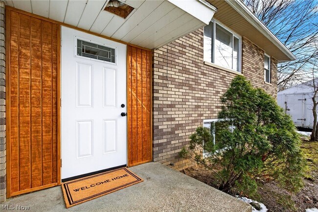 Foto del edificio - 211 Buffington Rd