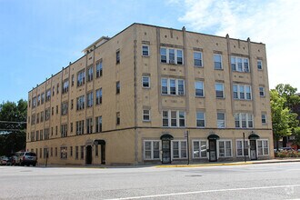 Building Photo - 7542 Adams St