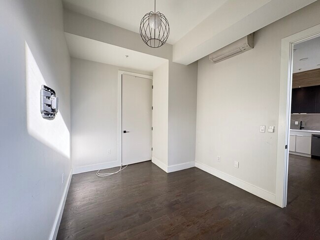 63 Irving St 305 - 64 Irving St