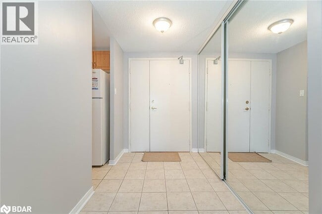 Building Photo - 6720 Glen Erin Dr