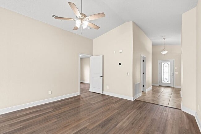 Foto del edificio - 4845 Makenna Cir