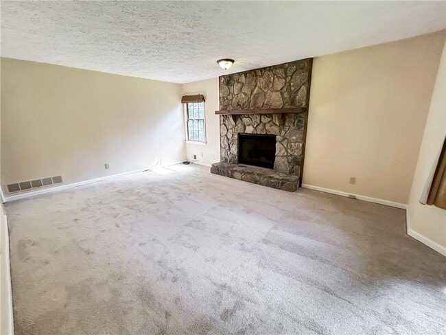 Building Photo - 2491 Annandale Dr