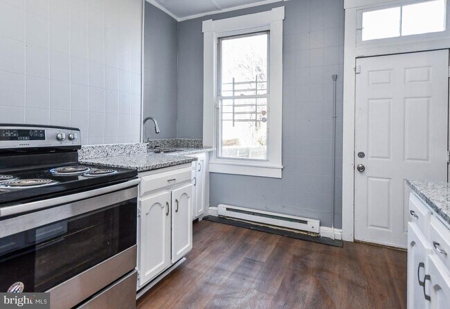 Foto del edificio - 2116 W Baltimore St