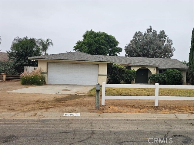 Foto principal - 5090 Viceroy Ave