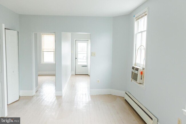Building Photo - 420 Faulkner Ave