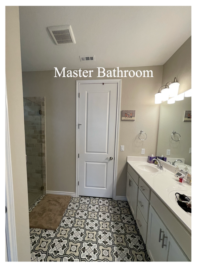 Building Photo - 104 Balinese Cv